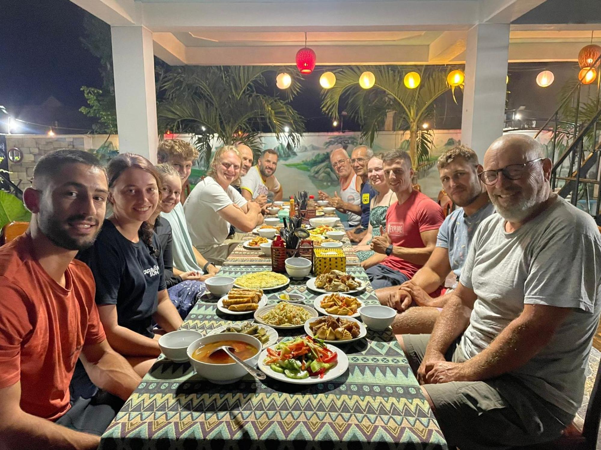 Yolo Pool Bar Villas & Garden Restaurant Phong Nha Eksteriør billede