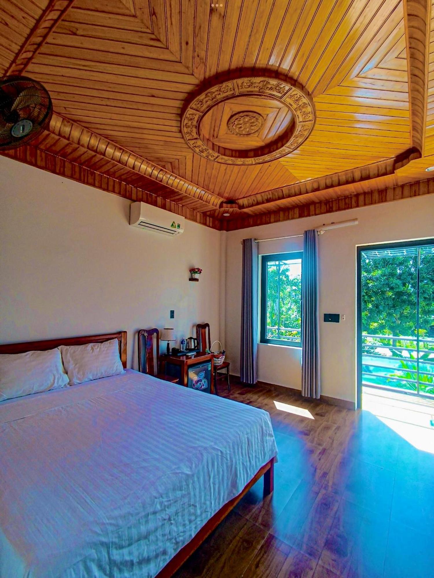 Yolo Pool Bar Villas & Garden Restaurant Phong Nha Eksteriør billede