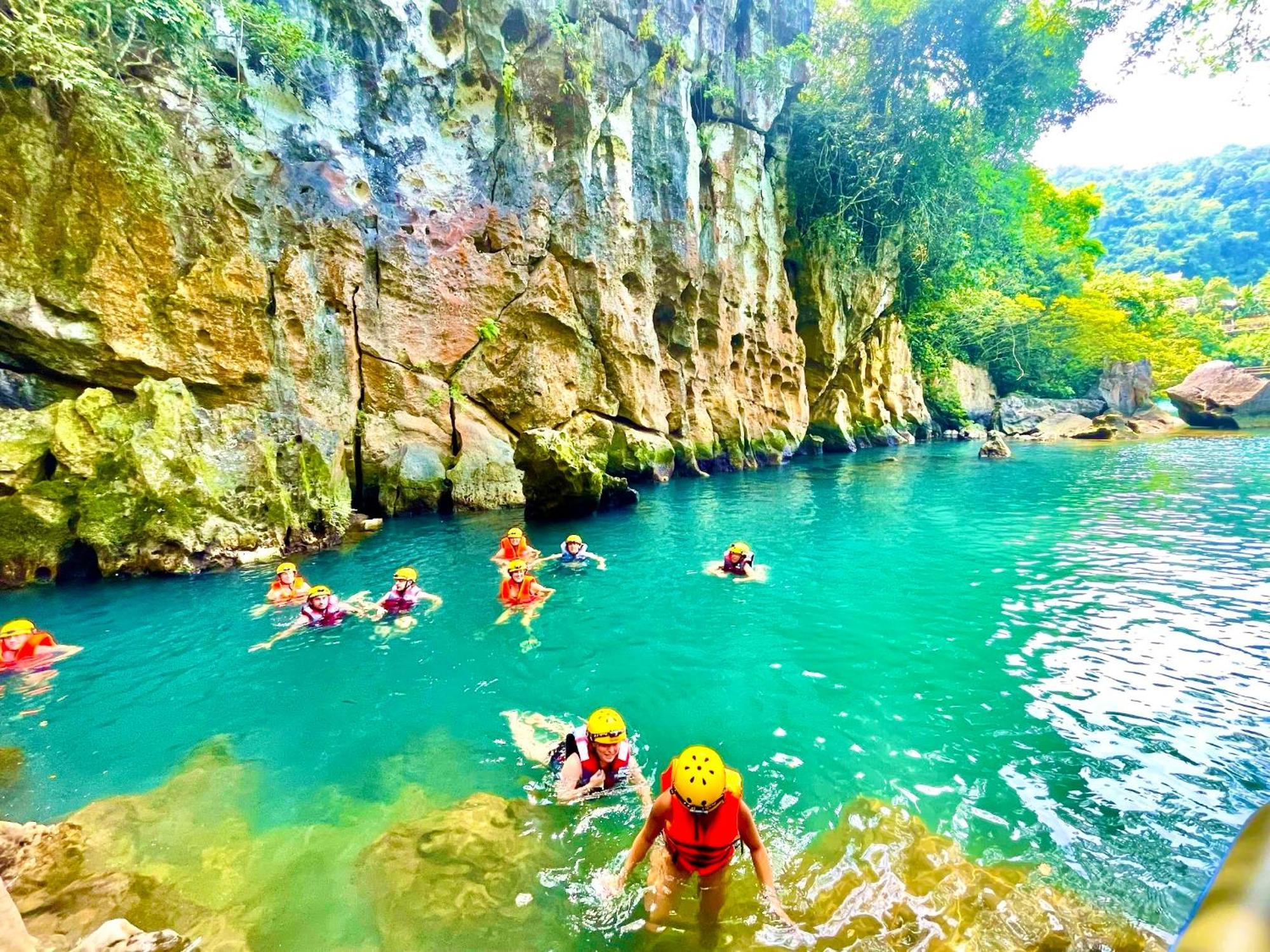 Yolo Pool Bar Villas & Garden Restaurant Phong Nha Eksteriør billede